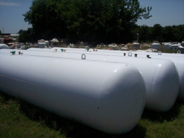 2000 Gallon Propane Tank - Image 3